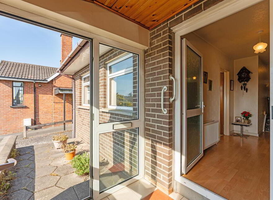 16 Hillcrest Avenue, Newtownards, BT23 7AW