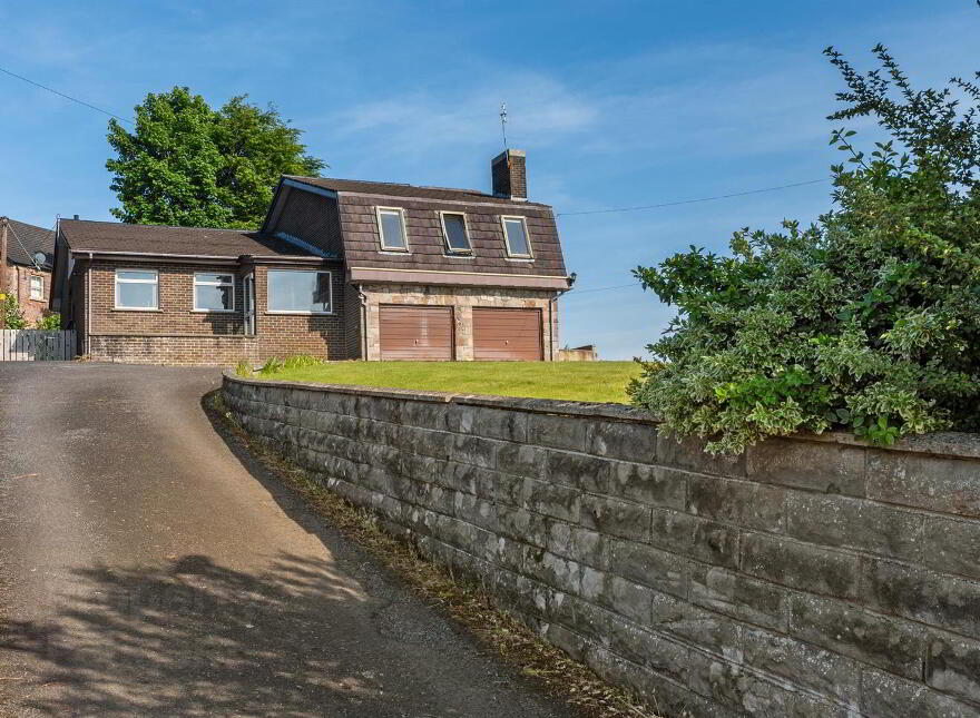 16 Hillcrest Avenue, Newtownards, BT23 7AW photo