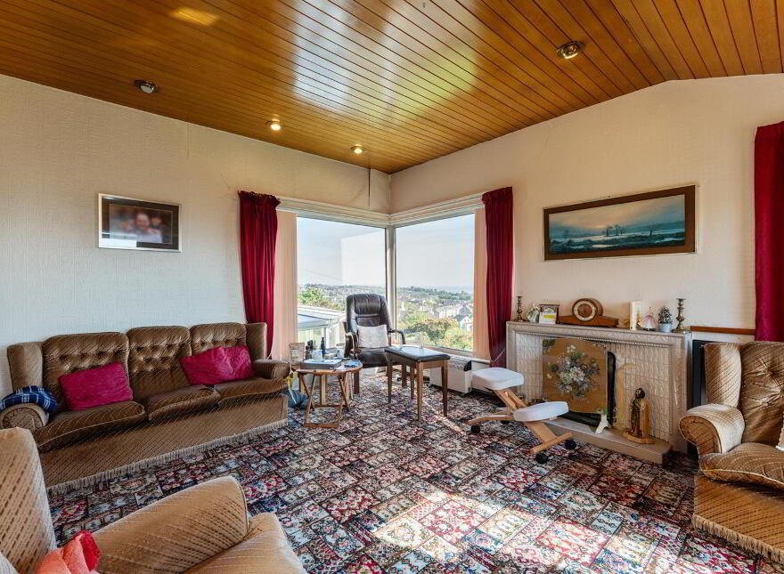 16 Hillcrest Avenue, Newtownards, BT23 7AW