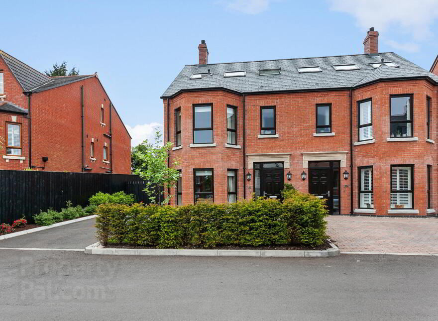 17 Upper Lisburn Road, Finaghy, Belfast, BT10 0GW photo
