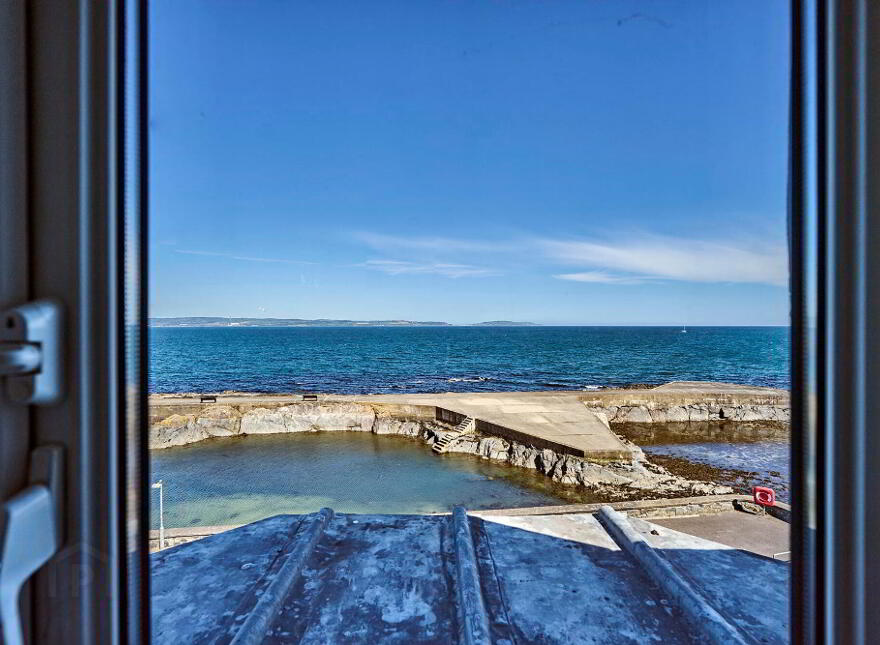 44 Seacliff Road, Bangor, BT20 5EZ