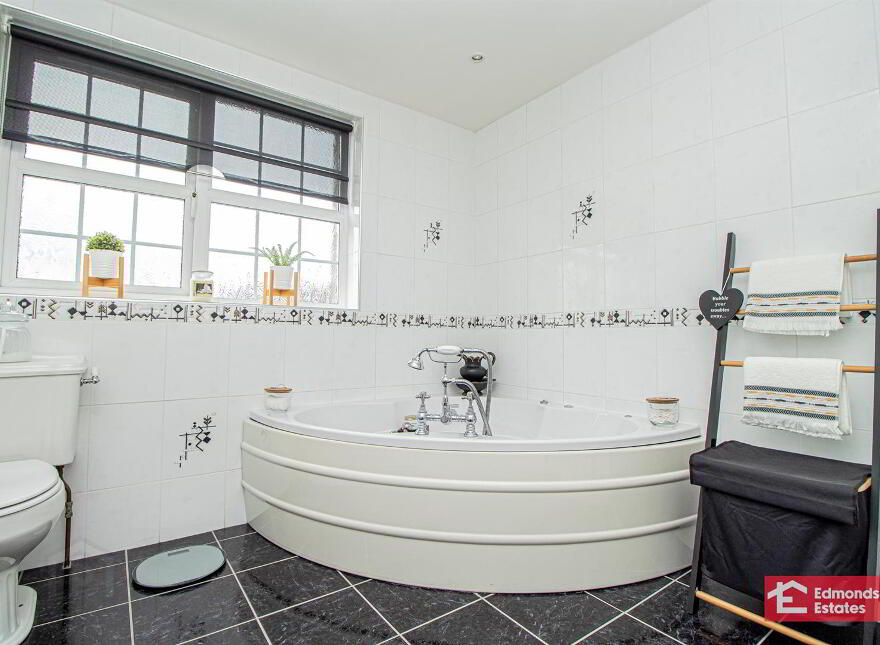 10 Three Trees Manor, Broughshane, Ballymena, BT43 7GY