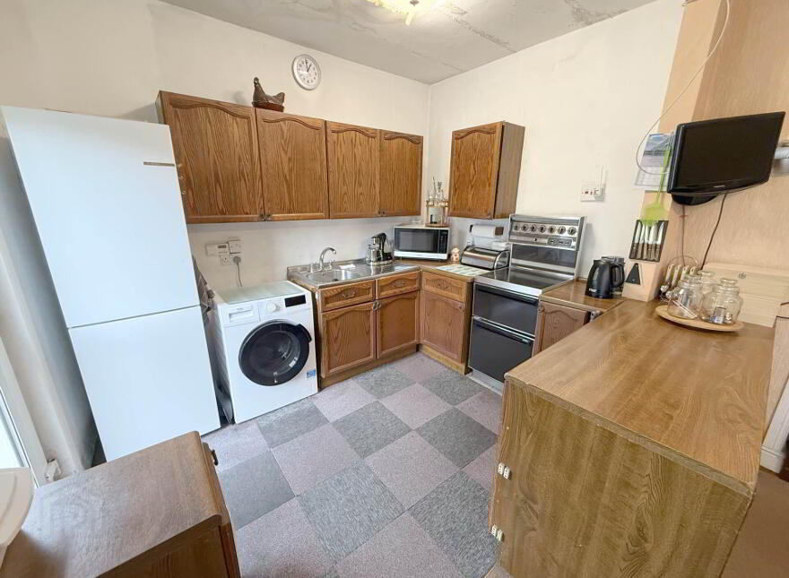57 Hillsborough Drive, Belfast, BT6 9DS