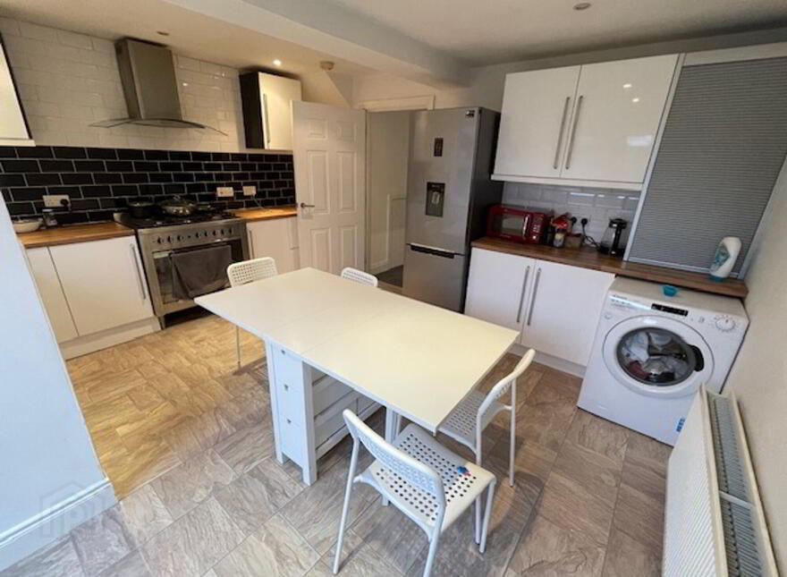 228 Ravenhill Road, Belfast, BT6 8EF