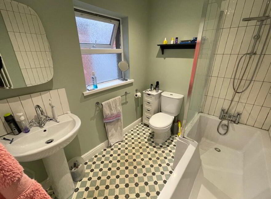 228 Ravenhill Road, Belfast, BT6 8EF