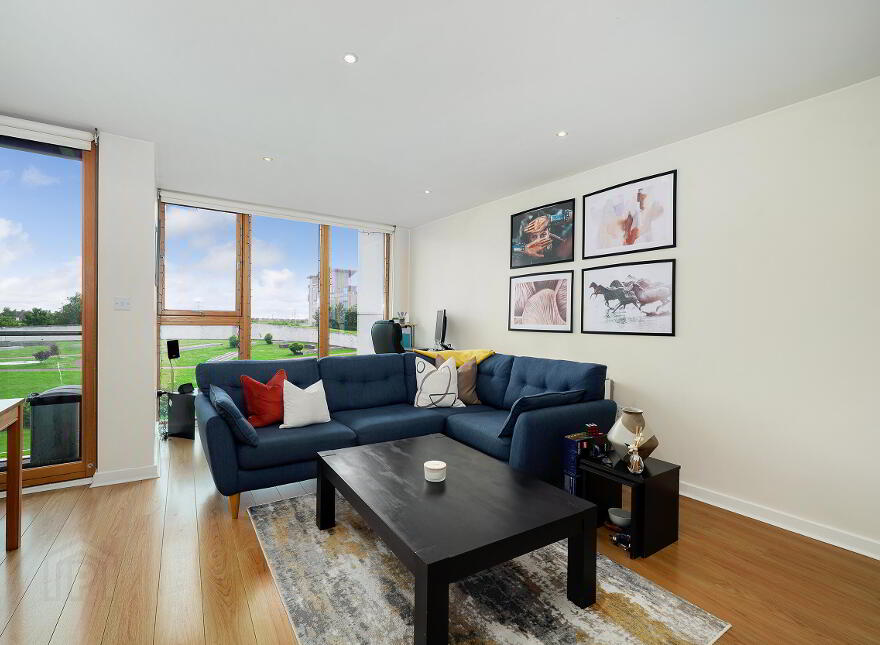 81 The Crescent Building, Parkwest, Dublin, D12N525