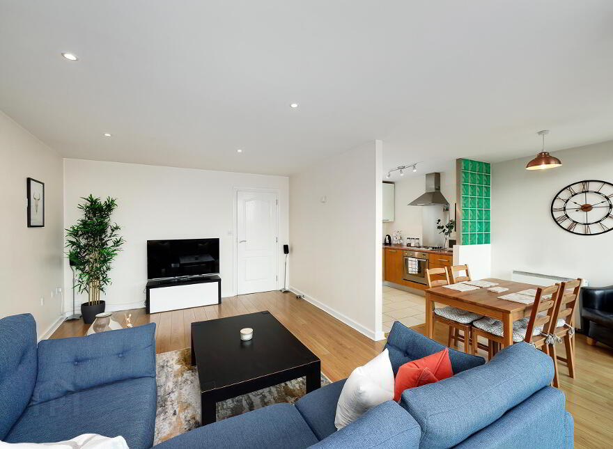 81 The Crescent Building, Parkwest, Dublin, D12N525