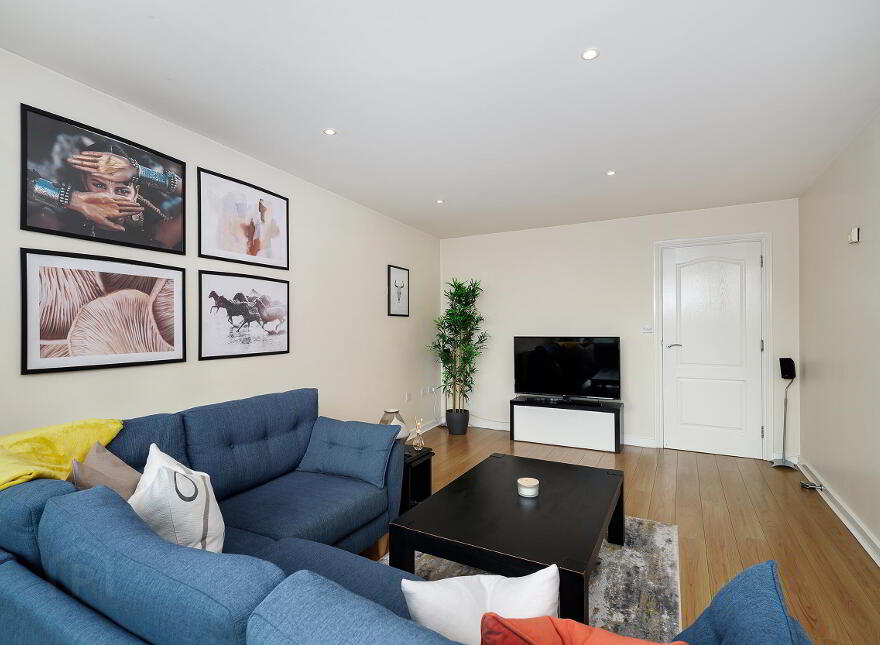 81 The Crescent Building, Parkwest, Dublin, D12N525