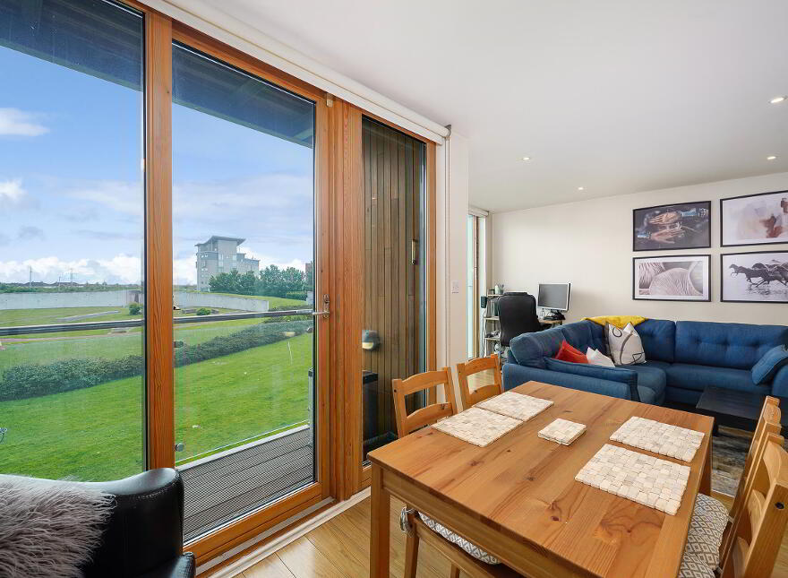 81 The Crescent Building, Parkwest, Dublin, D12N525