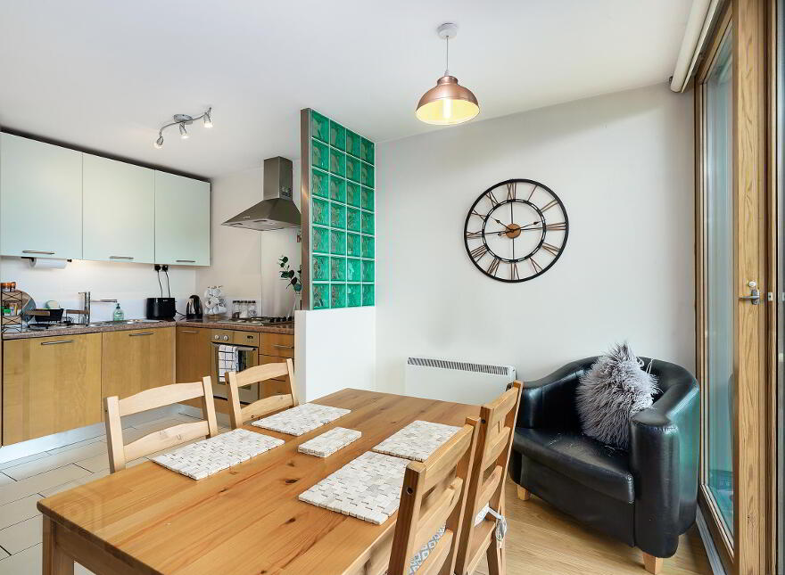 81 The Crescent Building, Parkwest, Dublin, D12N525