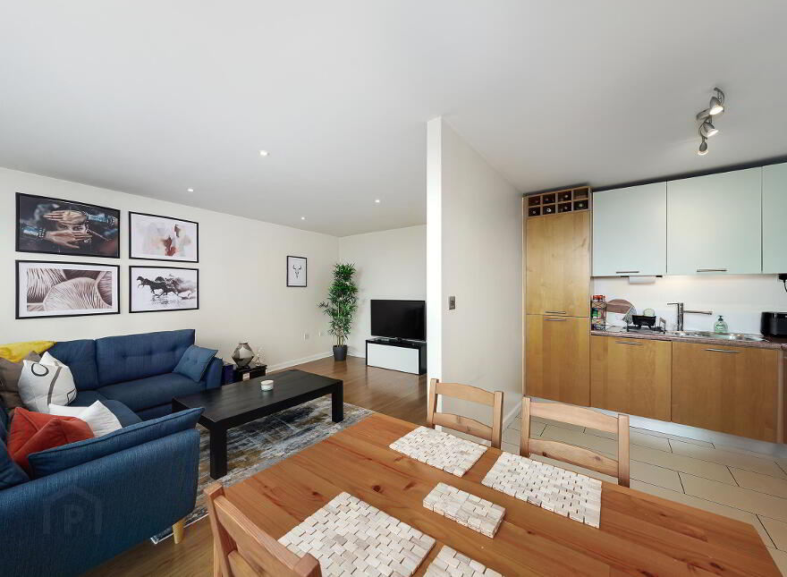81 The Crescent Building, Parkwest, Dublin, D12N525