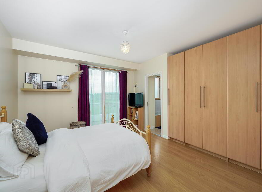 81 The Crescent Building, Parkwest, Dublin, D12N525