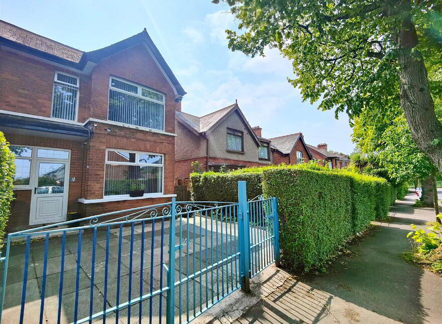 15 Westland Drive, Belfast, BT14 6NG photo