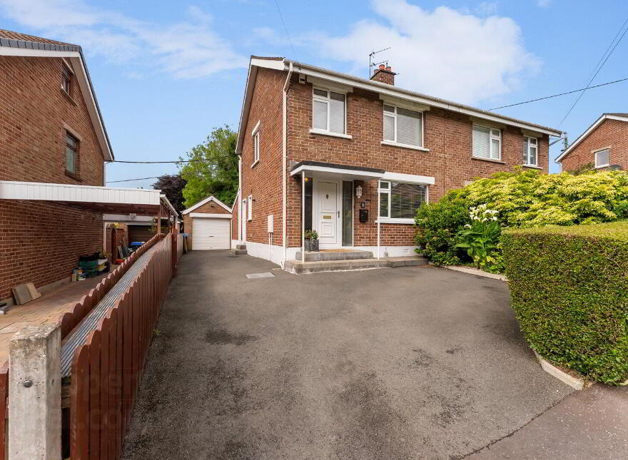 21 Beechdene Gardens, Lisburn, BT28 3JH photo