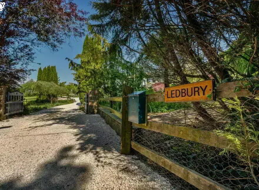 Ledbury, Conna