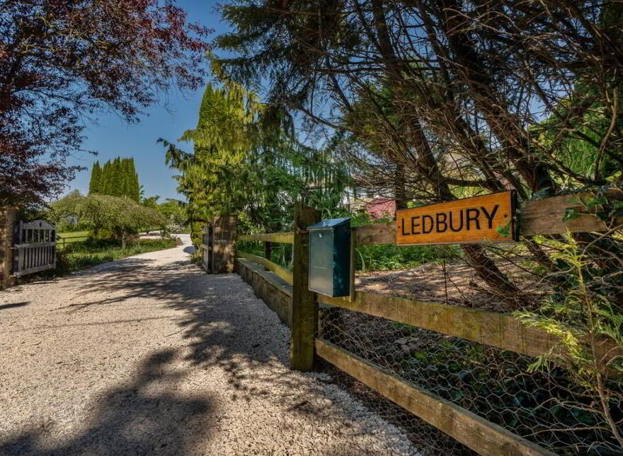 Ledbury, Conna