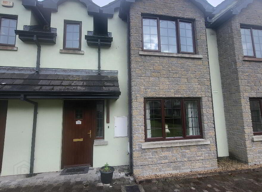 21 Crofton Court. Lough Rynn, Mohill, N41R223