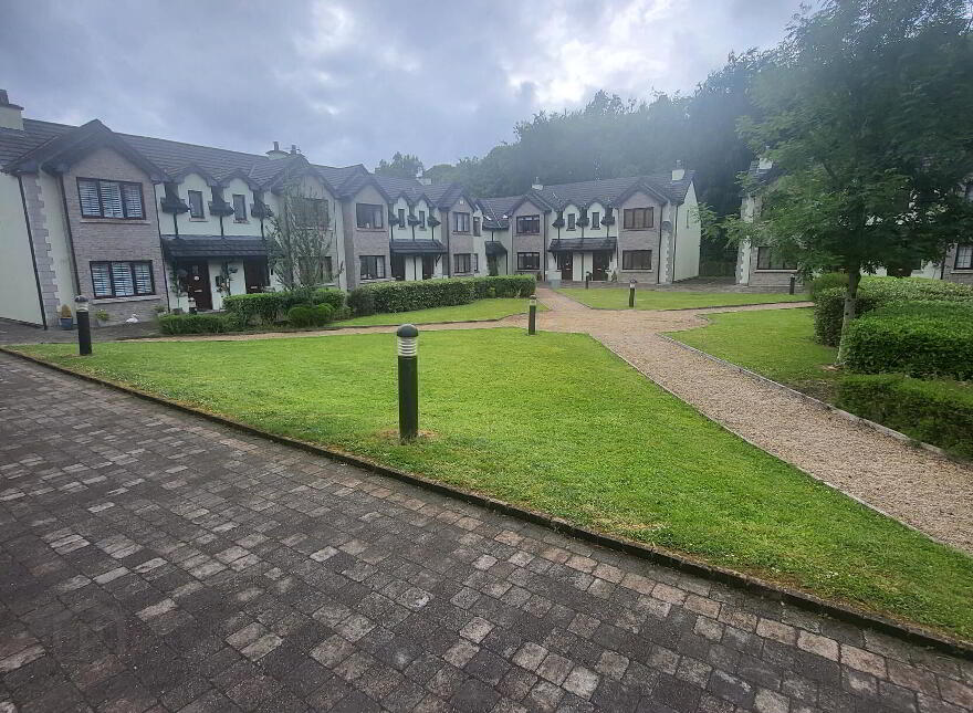 21 Crofton Court. Lough Rynn, Mohill, N41R223