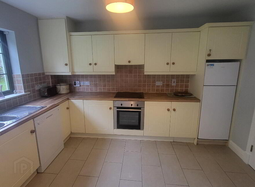 21 Crofton Court. Lough Rynn, Mohill, N41R223