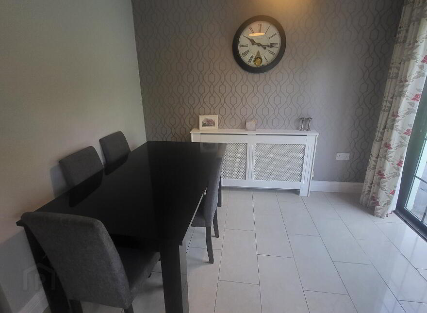 21 Crofton Court. Lough Rynn, Mohill, N41R223