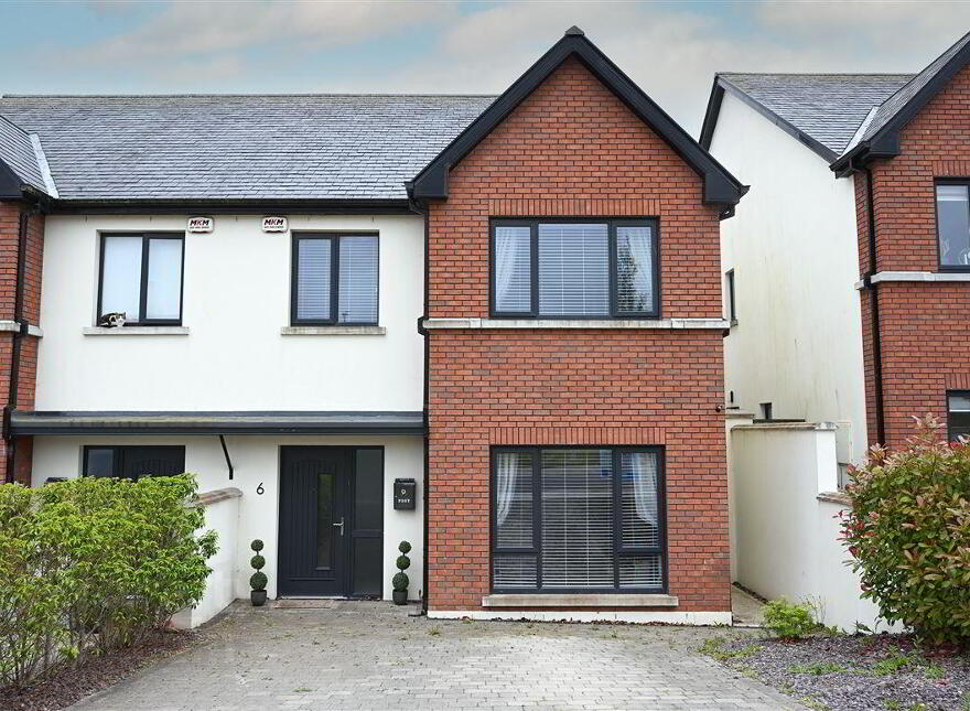 6 Maple Hill, Castle Heights, Carrigaline photo