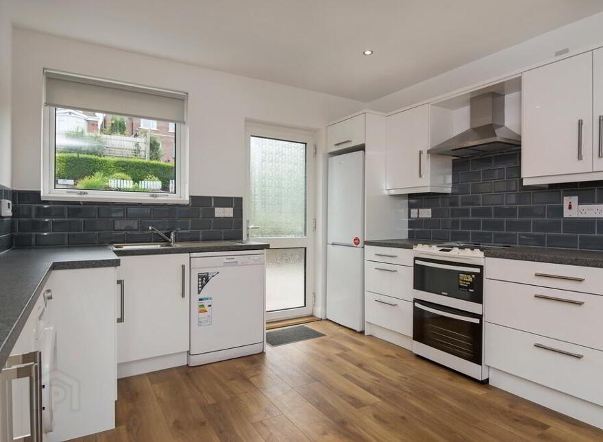 30 Beechgrove Drive, Belfast, BT6 0NW