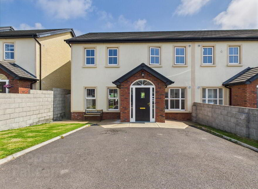72 Cluain Larach, Knockenduff, Tramore, X91YNX2 photo