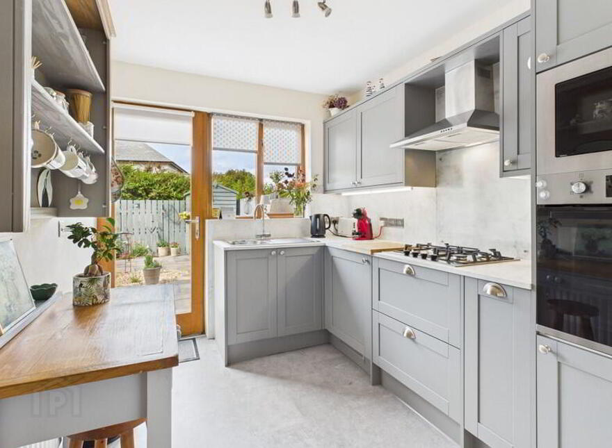 9 Cove Hollow, Groomsport, Bangor, BT19 6HT
