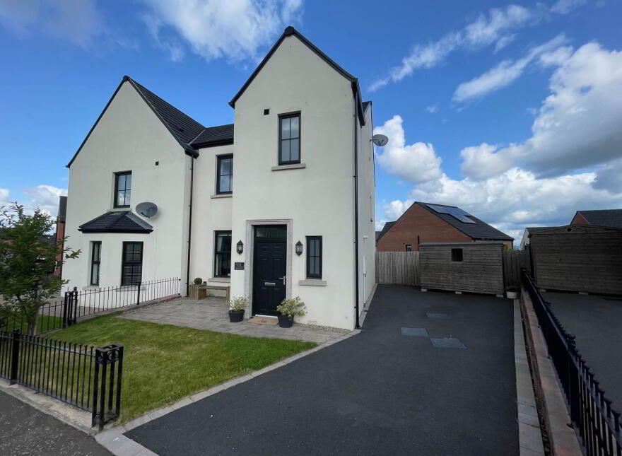 18 Castlegowan Drive, Belfast, BT5 7WJ photo