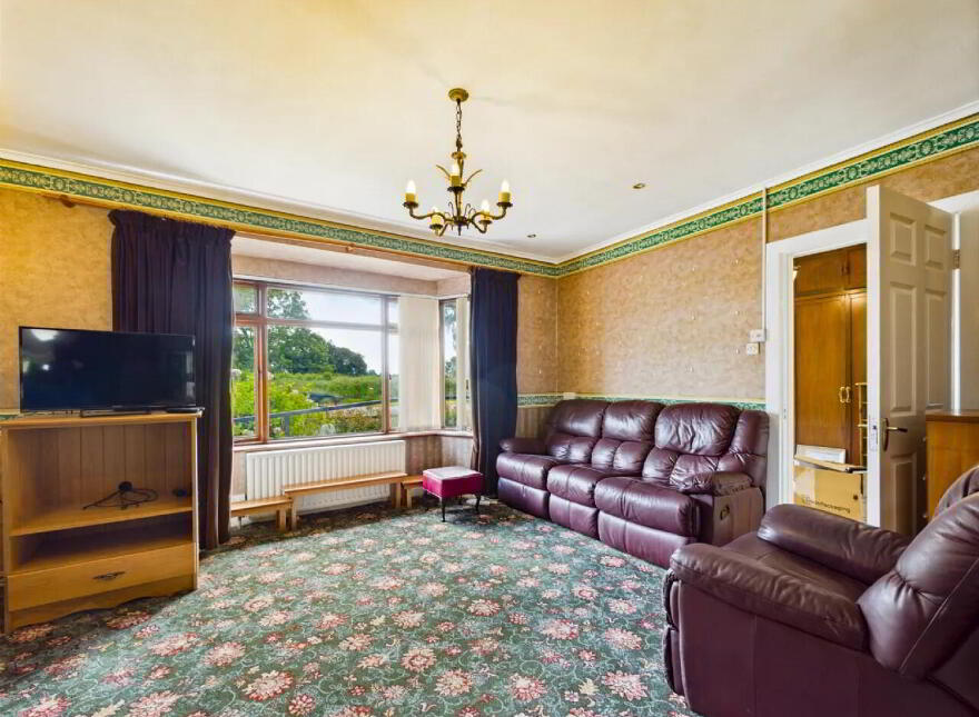 Caragh, Brittas Road, Thurles, E41Y286