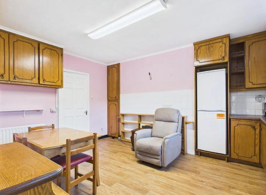 Caragh, Brittas Road, Thurles, E41Y286