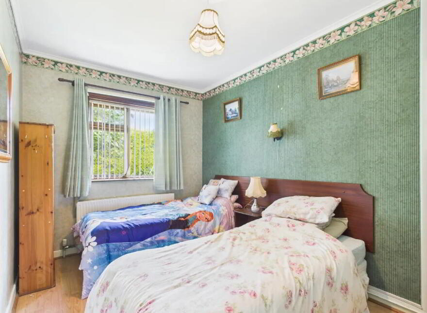Caragh, Brittas Road, Thurles, E41Y286