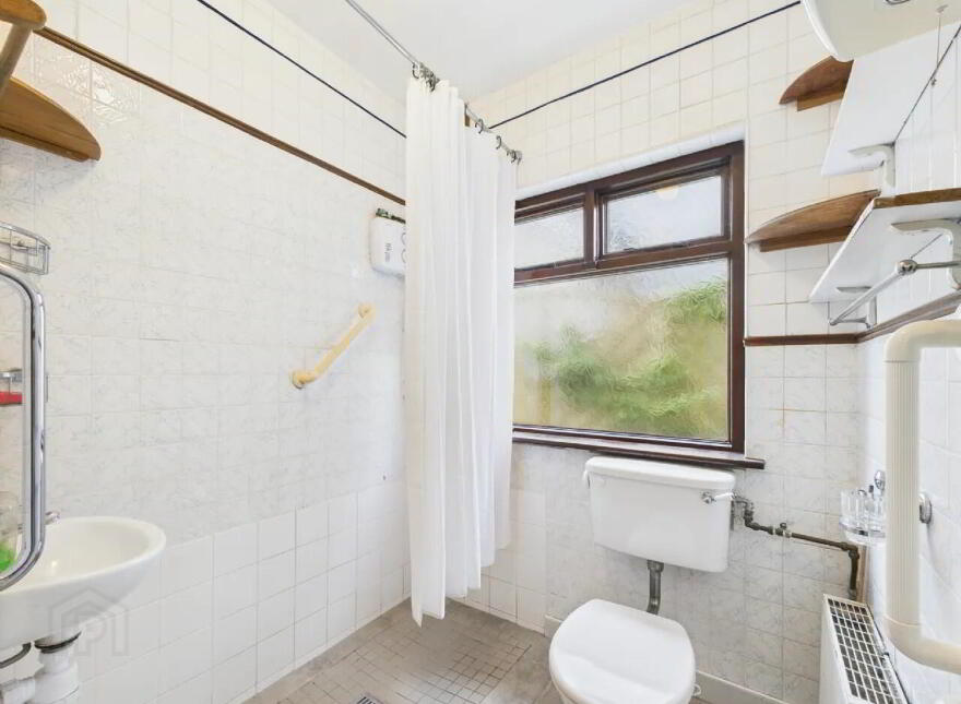 Caragh, Brittas Road, Thurles, E41Y286
