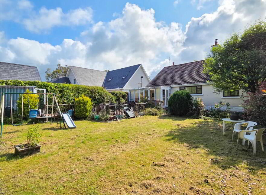 Caragh, Brittas Road, Thurles, E41Y286