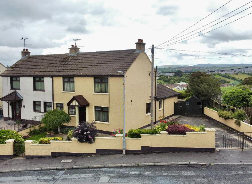 27 Main Avenue, Derrybeg, Newry, BT35 6EY photo