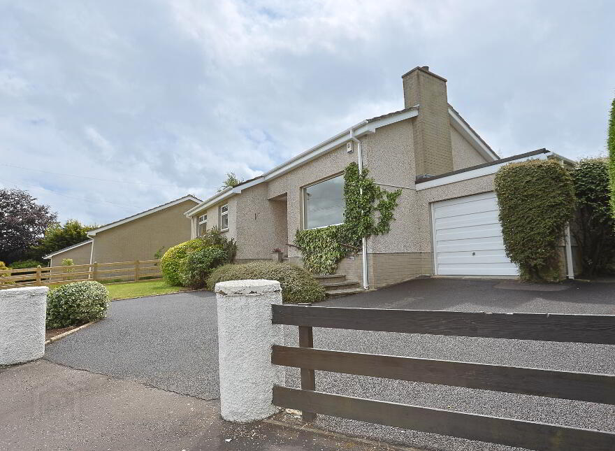 5 Castle Parade, Richhill, Armagh, BT61 9QQ