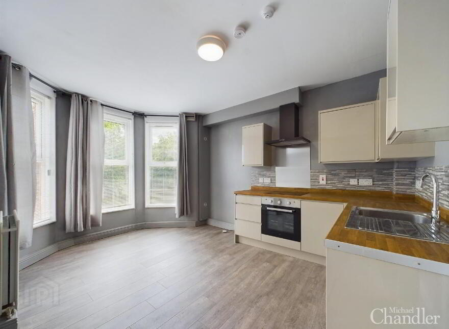 Apt 2, 90 University Avenue, Belfast, BT7 1GY