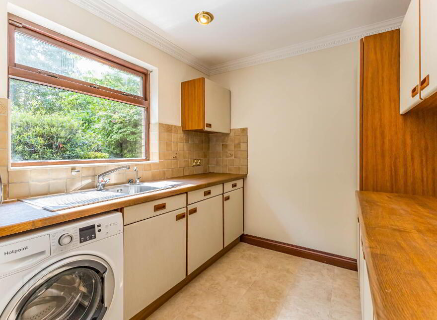 The Lodge, 1 Sandringham Court, Hillsborough, BT26 6RB