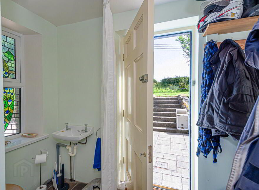 4 Forthill Road, Ballycarry, Carrickfergus, BT38 9JU