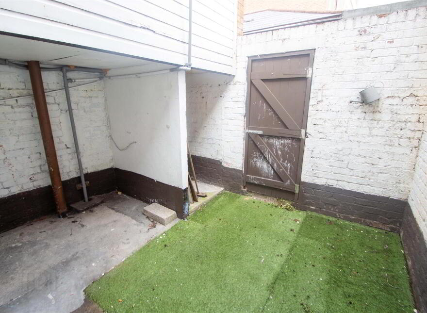 17 John Street, Off Falls Road, Belfast, BT12 4AG