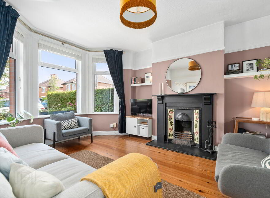 17 Chesterfield Park, Belfast, BT6 0HQ