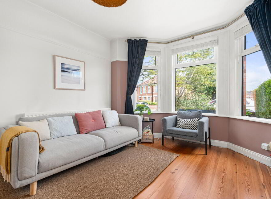 17 Chesterfield Park, Belfast, BT6 0HQ