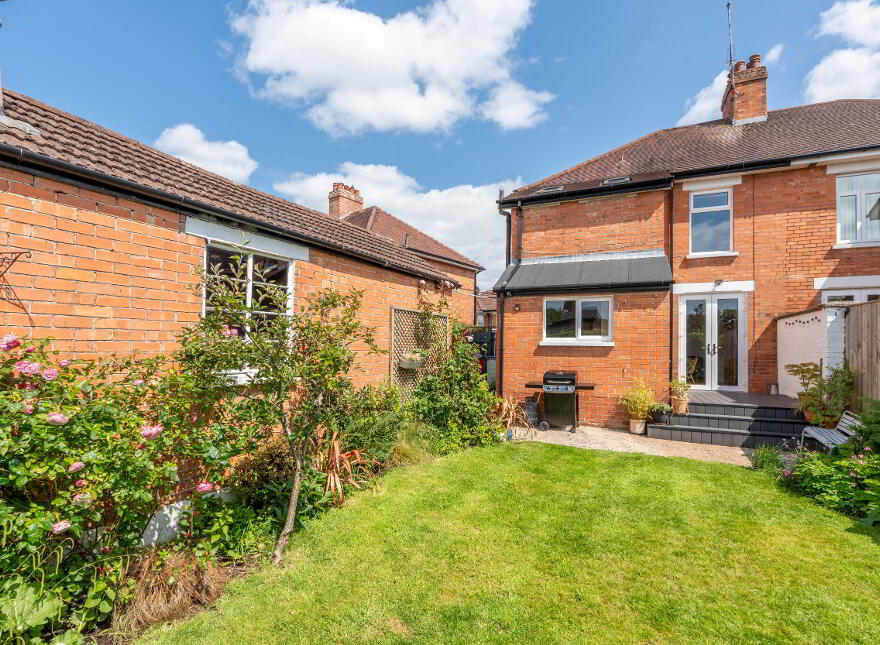 17 Chesterfield Park, Belfast, BT6 0HQ