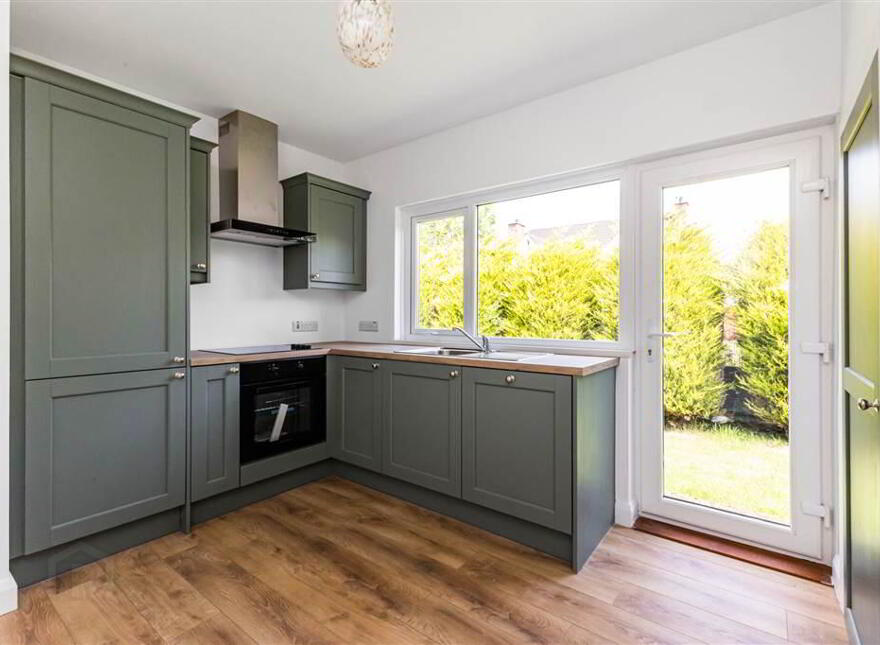 Fully Renovated, 6 Plantation Avenue, Lisburn, BT27 5BL