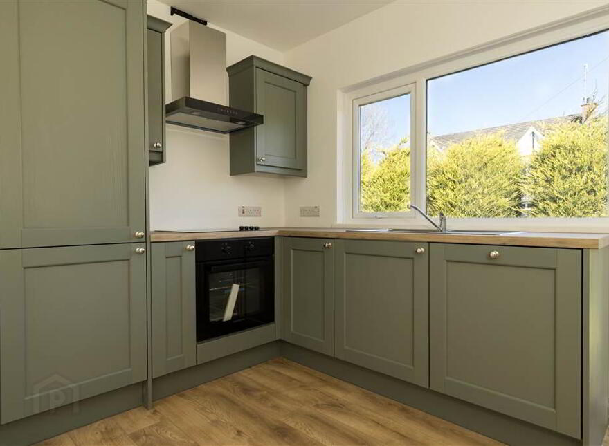 Fully Renovated, 6 Plantation Avenue, Lisburn, BT27 5BL