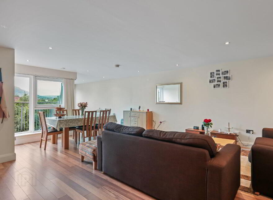 30 Woodlands Manor, Stockmans Lane, Belfast, BT9 7GL