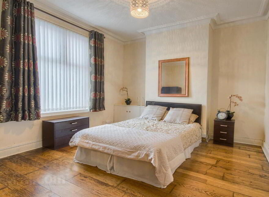 Room 1, 31 Ponsonby Avenue, Belfast, BT15 2LS photo