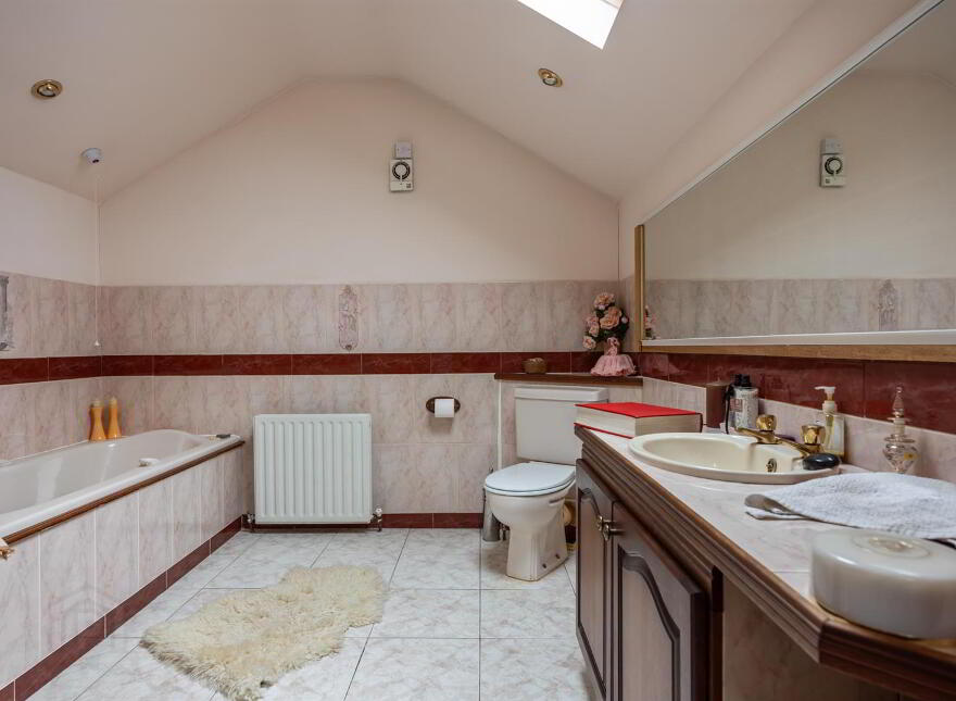 76a Magheraknock Road, Ballynahinch, BT24 8TJ