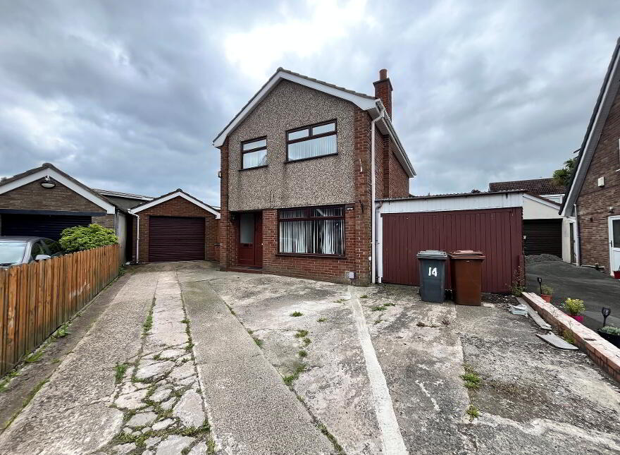 14 Kingsway, Carrickfergus, BT38 7JZ photo