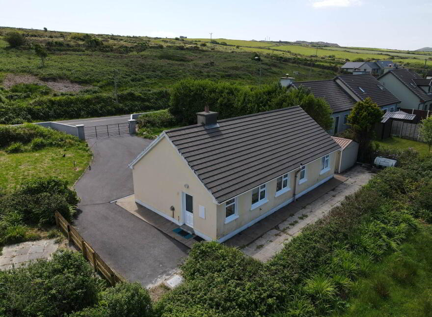 Carna Cottage, Garrynadur, Lispole